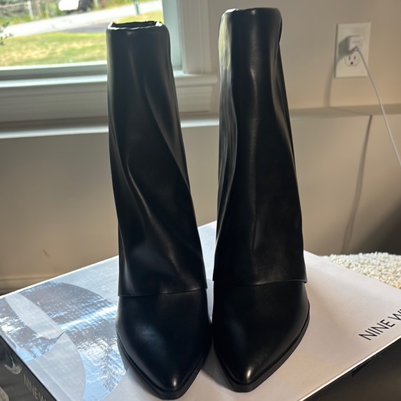 Nine West Chaye Booties Black Leather New In Box Women's Size 8.5. Slouchy Ankle - Picture 11 of 12